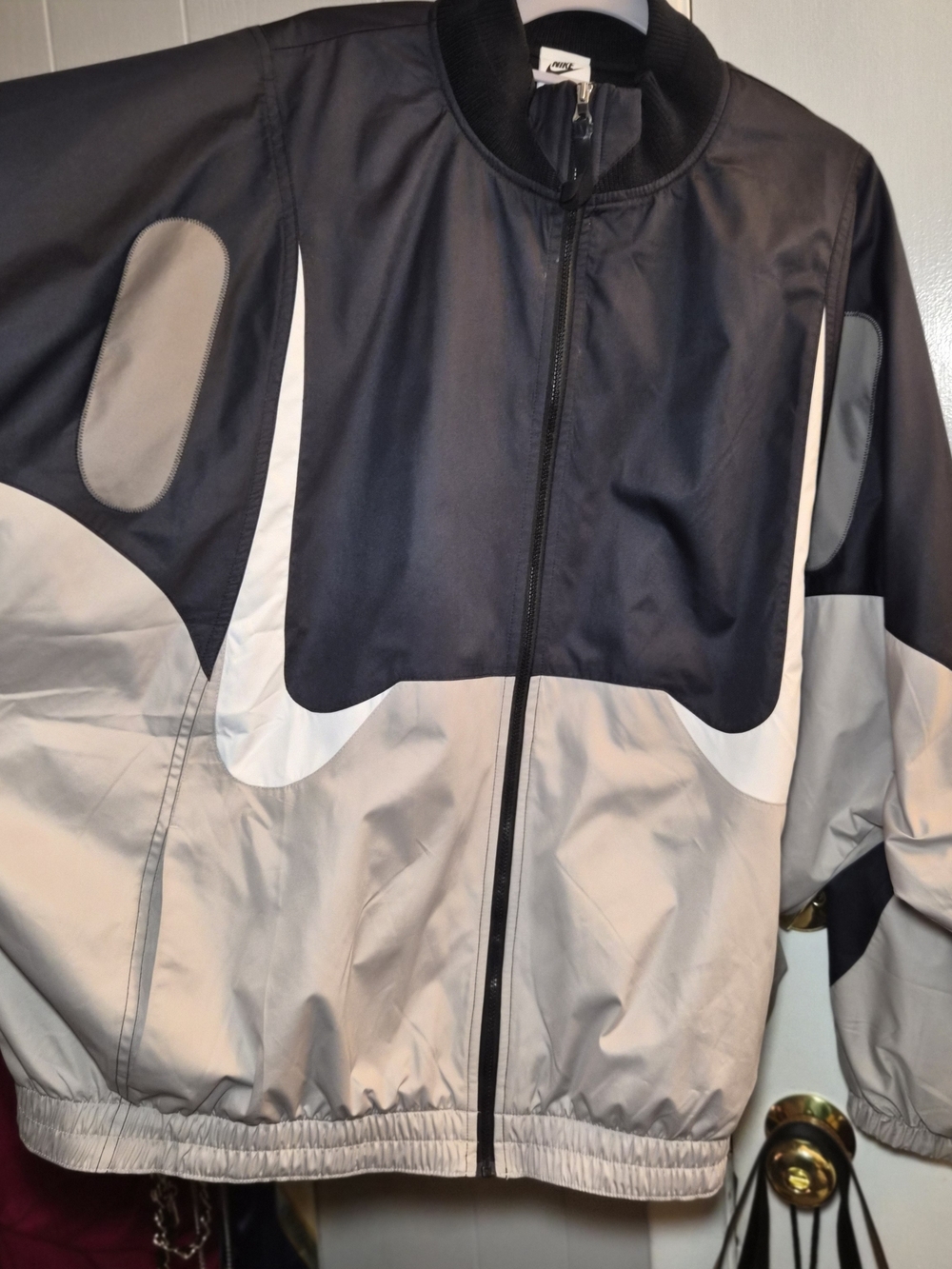 Nike Sportswear Women's Woven Air Max Day Jacket (Style: DM6084-010) size xxl